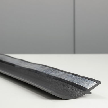 Kotflügelverbreiterung universal TREKFINDER | 75 mm breit | 1 Stück a 150 cm lang | inkl. TÜV® | Modellreihe: Augsburg | zum schrauben