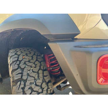 Höherlegungsfahrwerk TREKFINDER für SUZUKI Jimny II / +20 mm / härteverstellbar